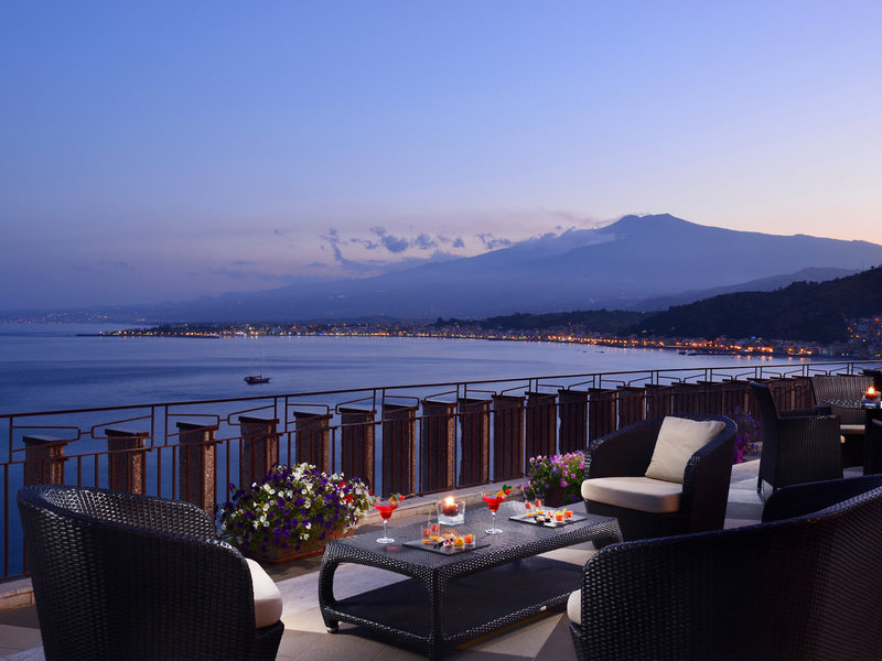 UNAHOTELS Capotaormina 1 - Exterior