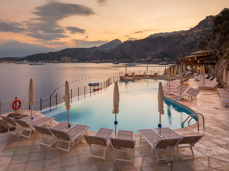 UNAHOTELS Capotaormina 2 - Exterior