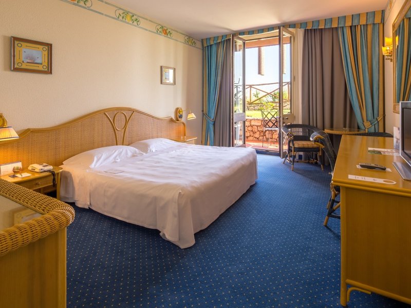 UNAHOTELS Capotaormina 29 - Room Example