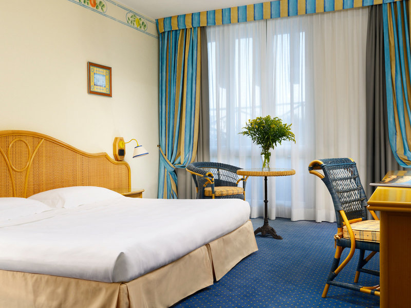 UNAHOTELS Capotaormina 33 - Room Example