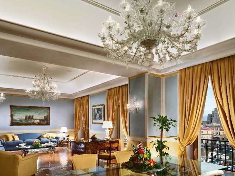 Grand Hotel Vesuvio 7