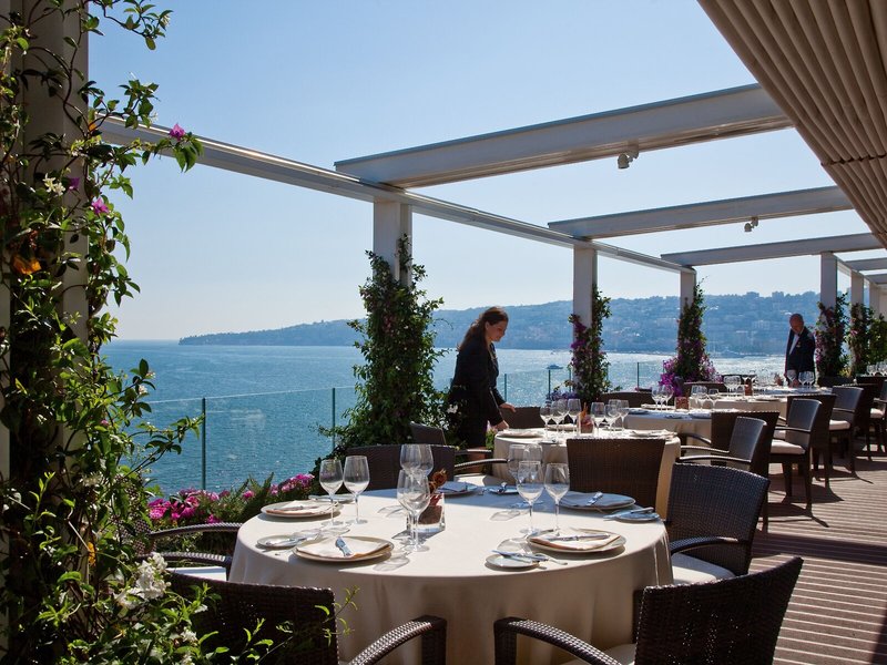 Grand Hotel Vesuvio 11