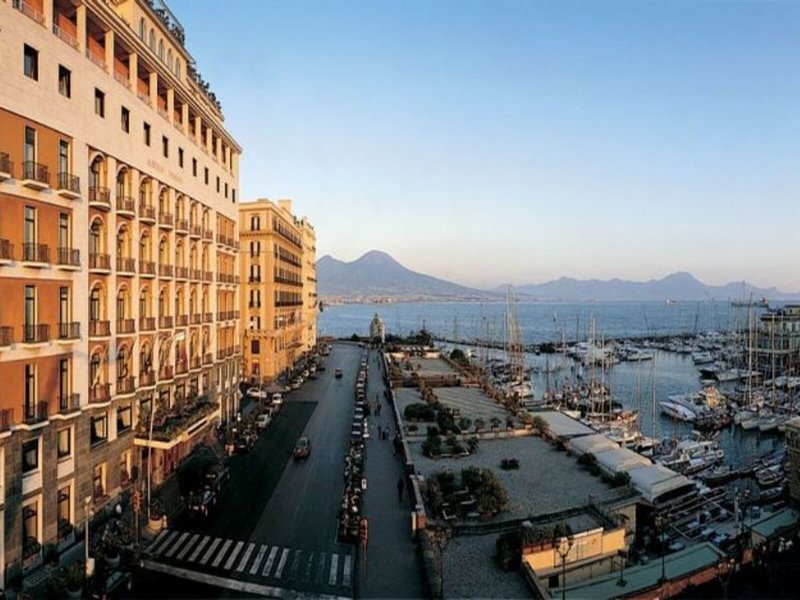 Grand Hotel Vesuvio Neapel