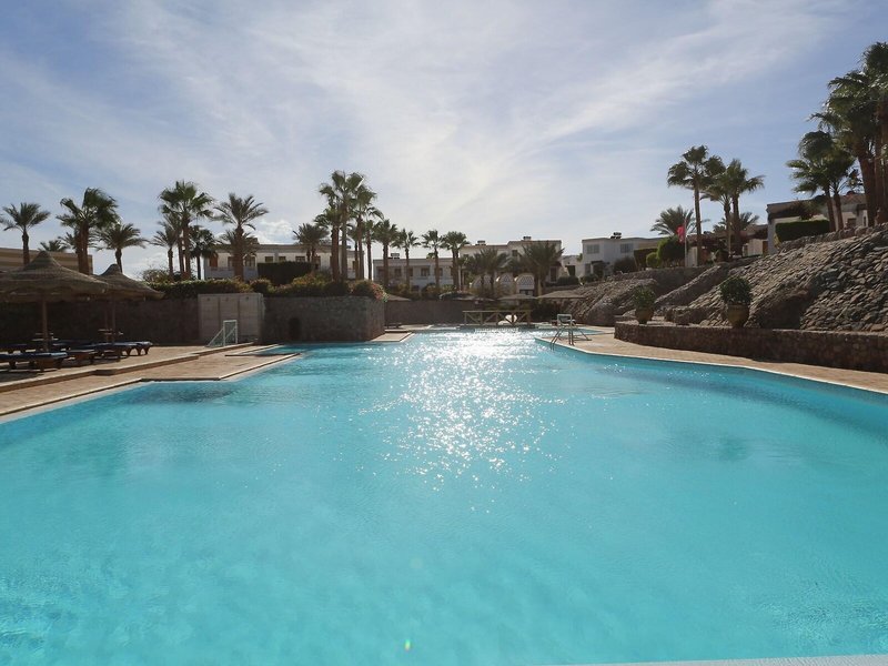 Club Reef Resort 16