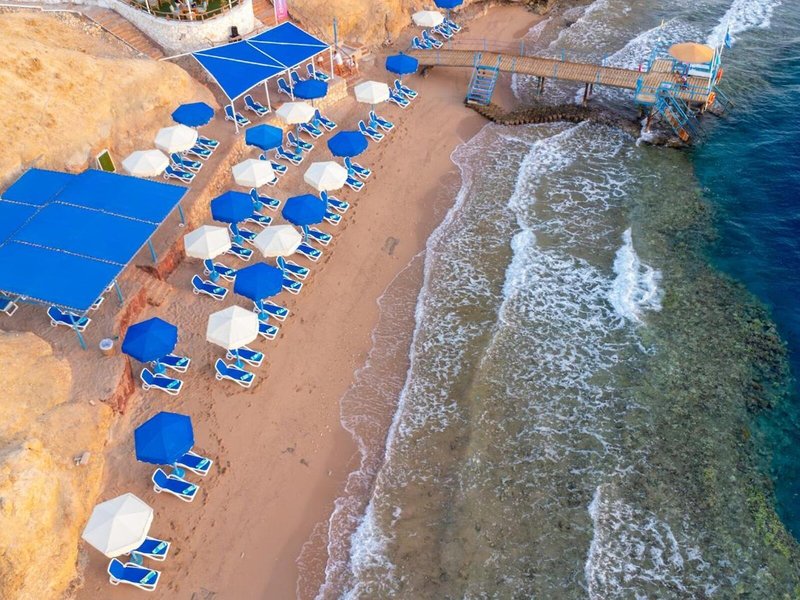 Club Reef Resort 17