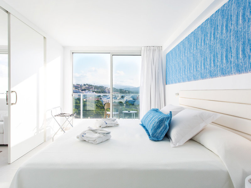 Reverence Life Hotel 23