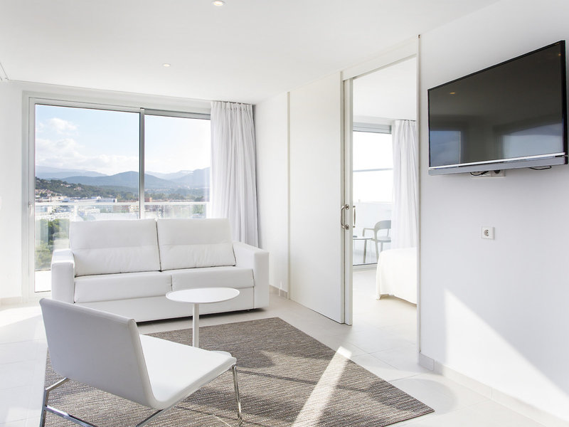 Reverence Life Hotel 25