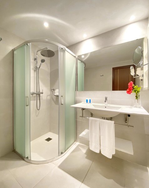 Reverence Life Hotel 34