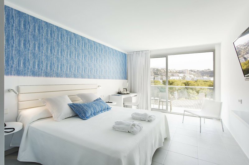 Reverence Life Hotel 13