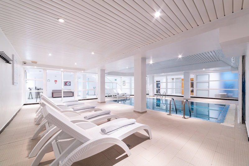 Reverence Life Hotel 20