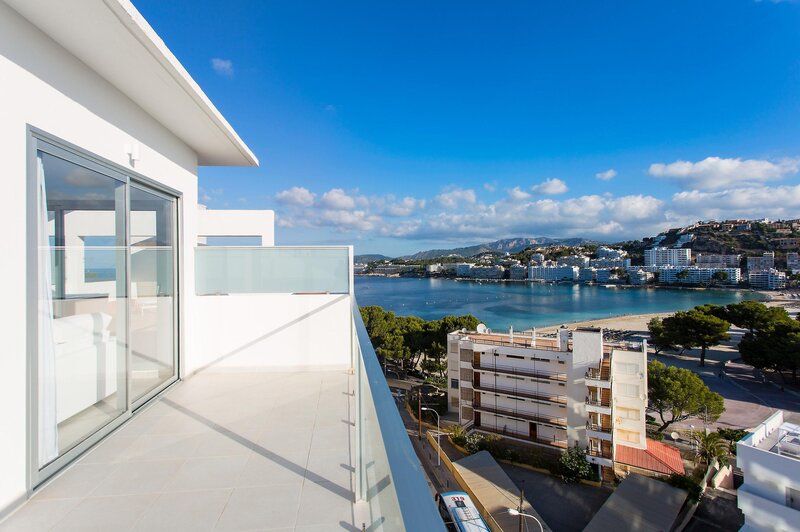 Reverence Life Hotel 33