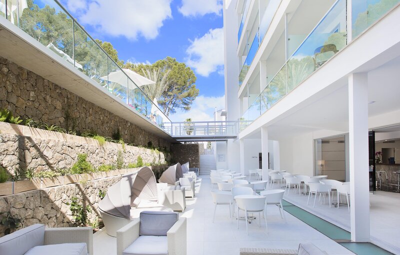 Reverence Life Hotel 38