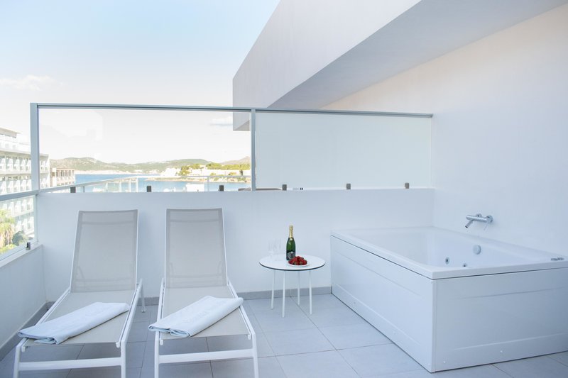 Reverence Life Hotel 84