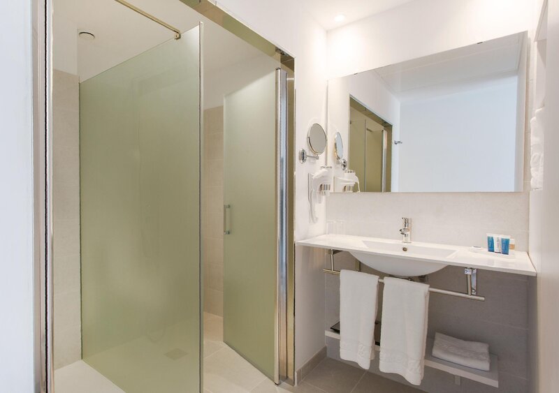 Reverence Life Hotel 34