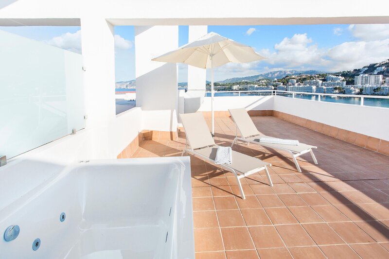 Reverence Life Hotel 93