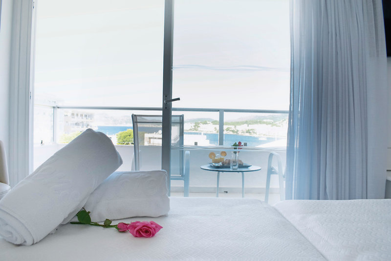 Reverence Life Hotel 11