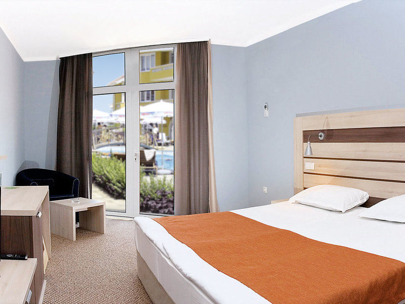 Blue Orange Beach Resort 9