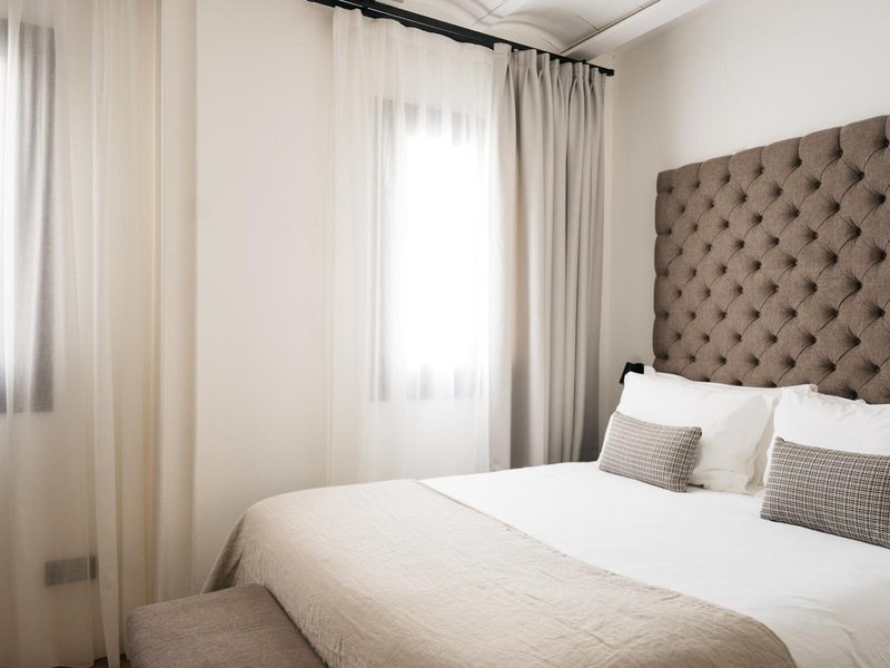 Boutique Hotel Petit Montisión 15 - Room Example