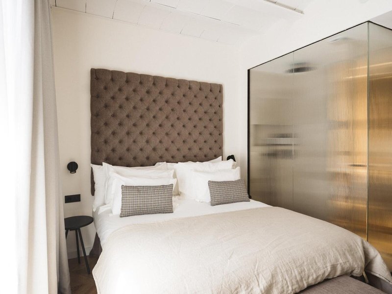 Boutique Hotel Petit Montisión 22 - Room Example