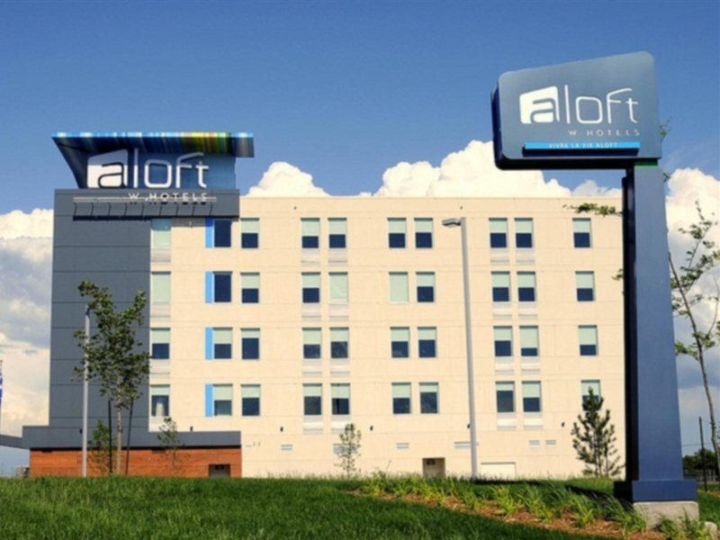 Aloft Montreal Airport 2