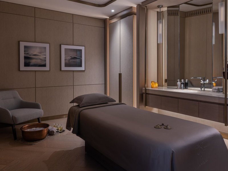Address Grand Creek Harbour 7 - Health & Beauty