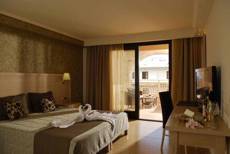 Cactus Royal Spa & Resort 10