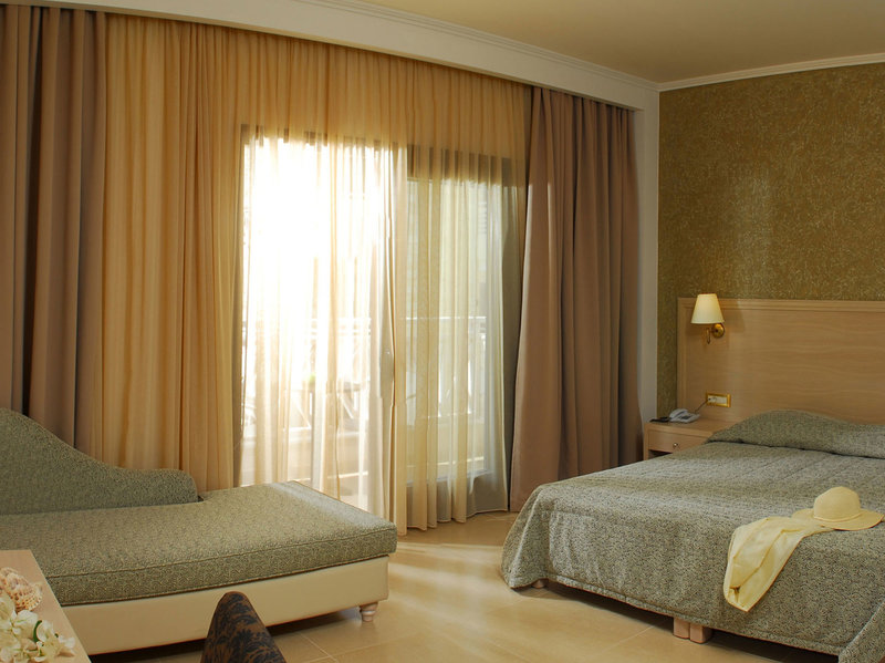 Cactus Royal Spa & Resort 11