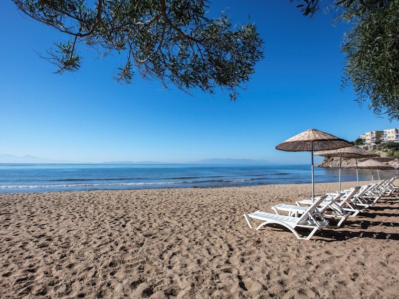 Aria Claros Beach & Spa Resort 5