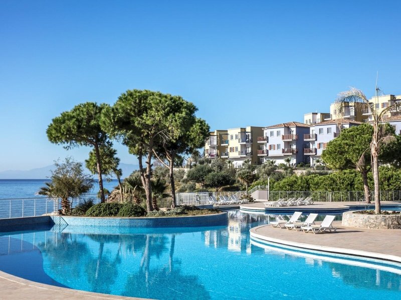 Aria Claros Beach & Spa Resort 11