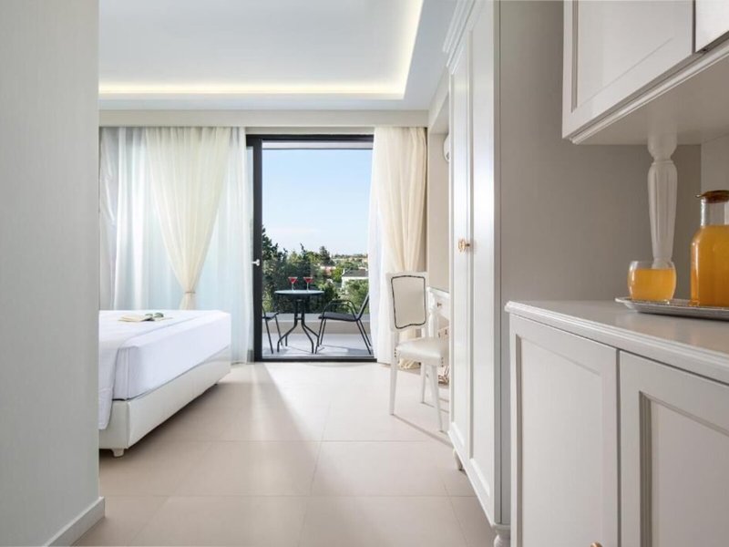 The Light Blue Hotel 17
