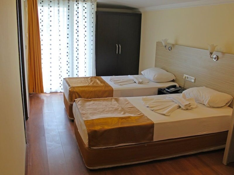 Kleopatra Bavyera 24