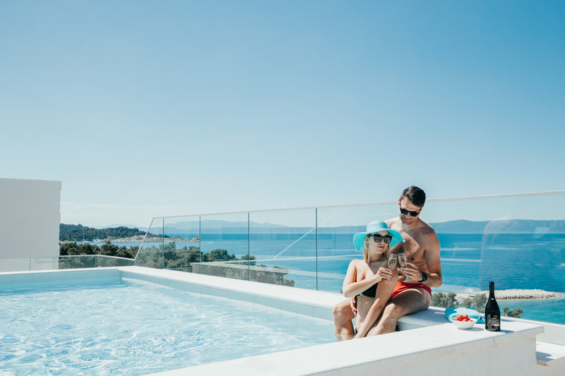 Romana Beach Apartments 4