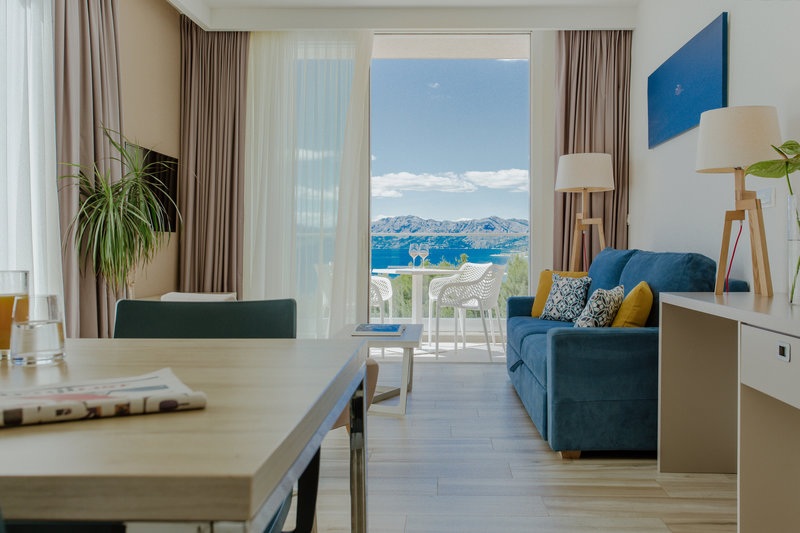 Romana Beach Apartments 11