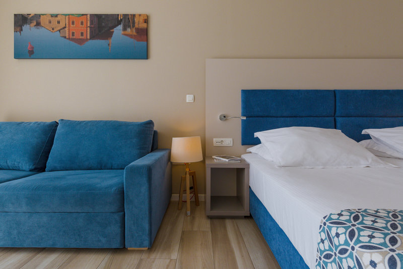 Romana Beach Apartments 19