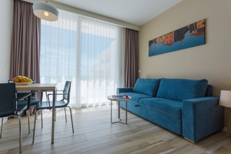 Romana Beach Apartments 20