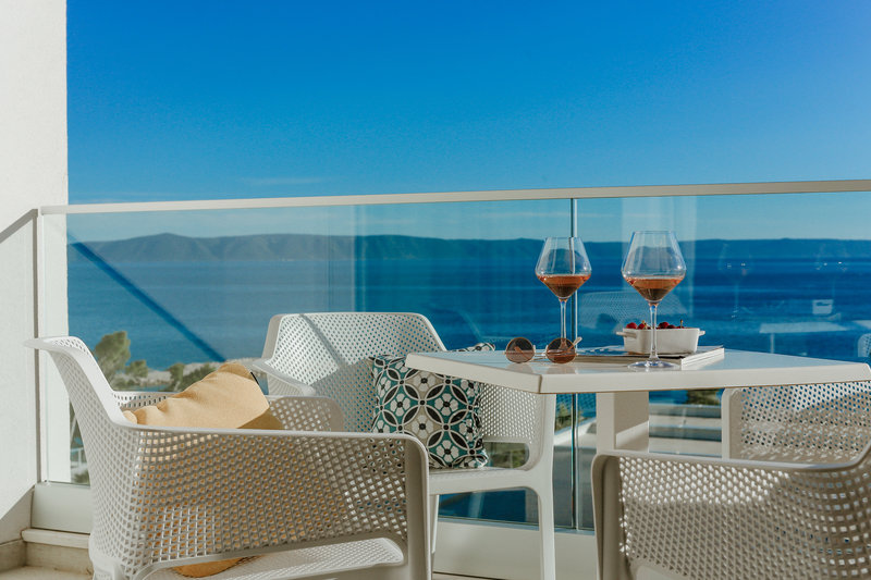 Romana Beach Apartments 21