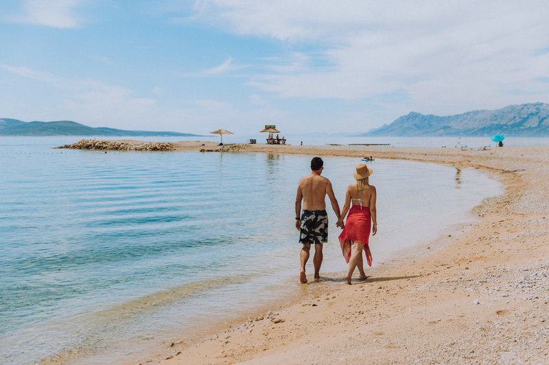 Romana Beach Apartments 6