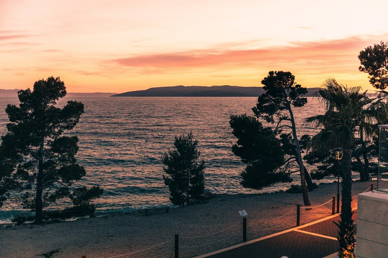 Romana Beach Apartments 7