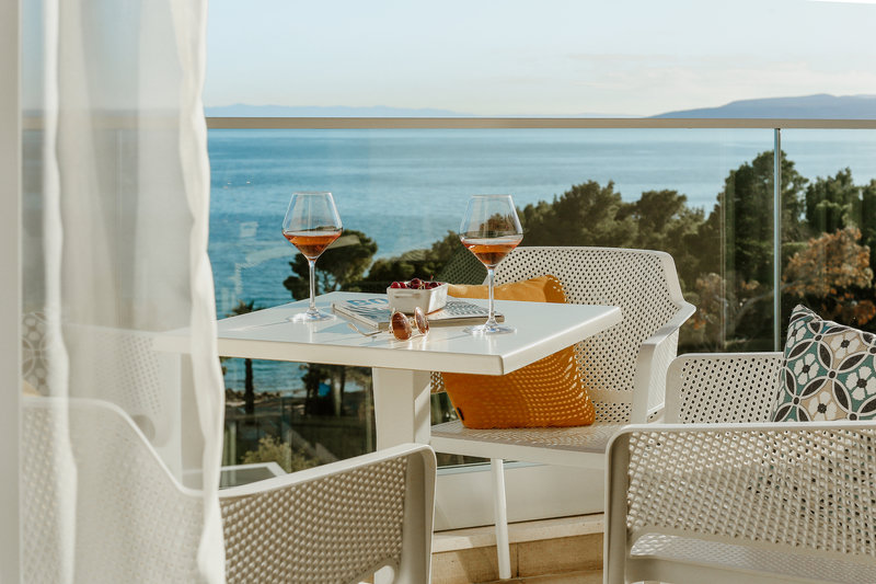 Romana Beach Apartments 12