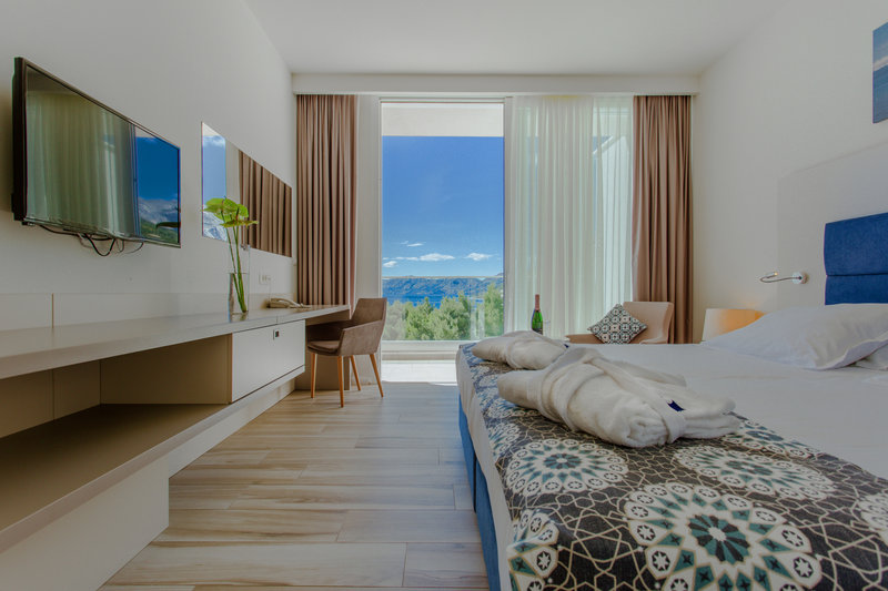 Romana Beach Apartments 13