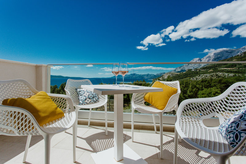 Romana Beach Apartments 14