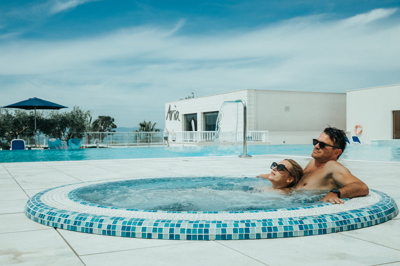 Romana Beach Apartments 6