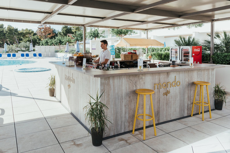 Romana Beach Apartments 19