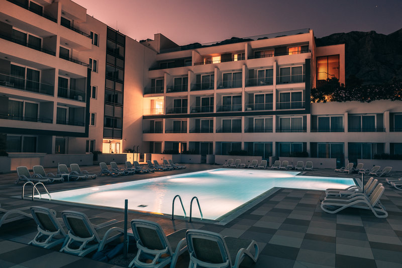 Romana Beach Apartments 26