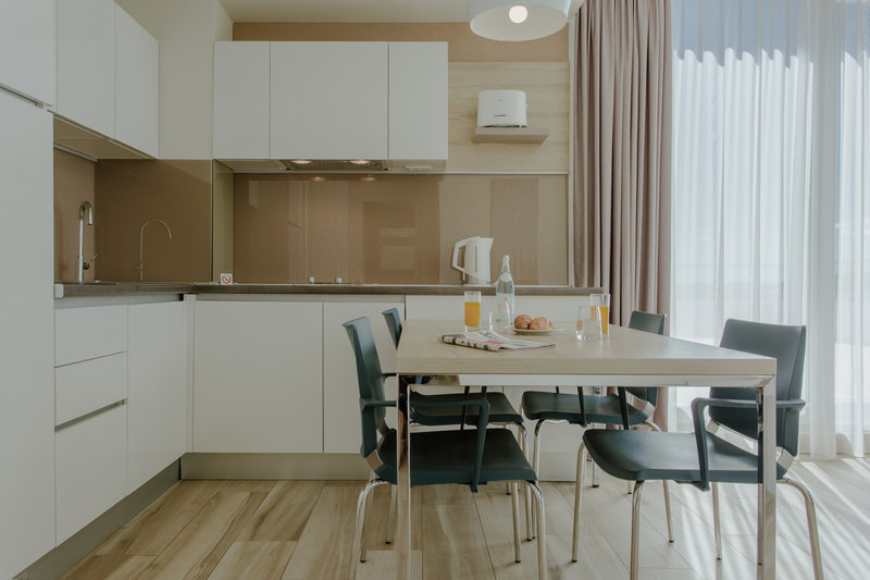 Romana Beach Apartments 28
