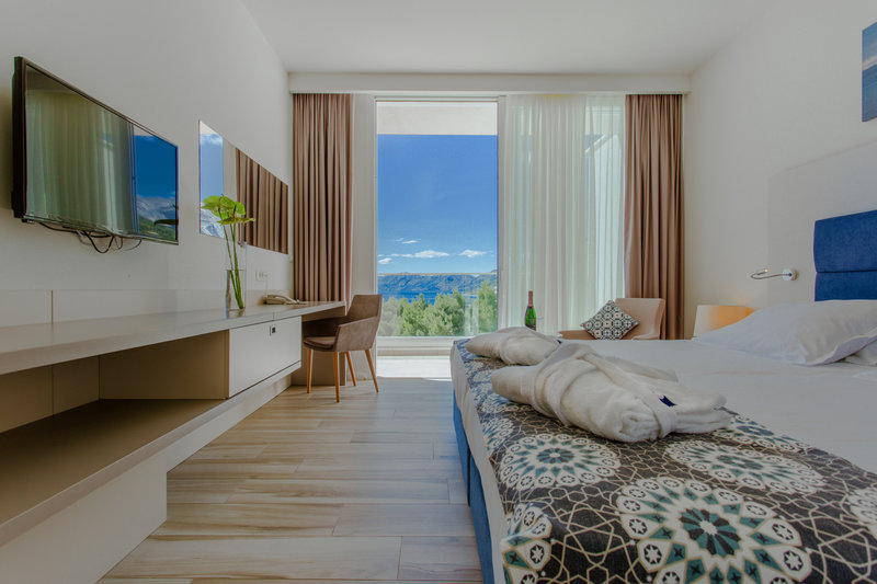 Romana Beach Apartments 29