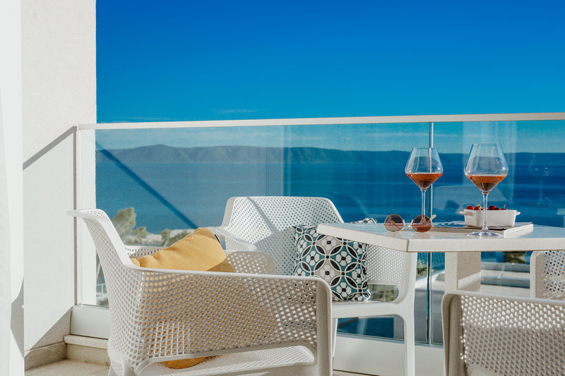 Romana Beach Apartments 36