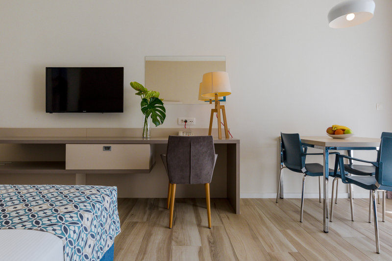 Romana Beach Apartments 44