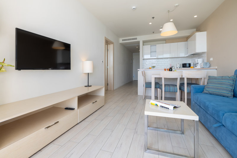 Romana Beach Apartments 45