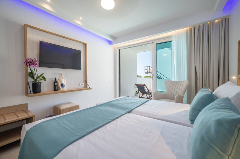 Mirage Bleu Hotel 10